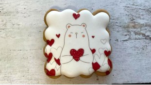 Пряник квадратний, Ведмідь із серцями