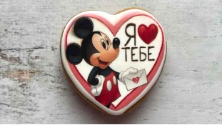 Пряник серце, Міккі Маус