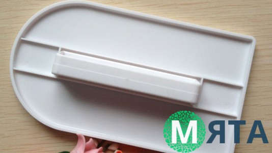 Праска для мастики маленька