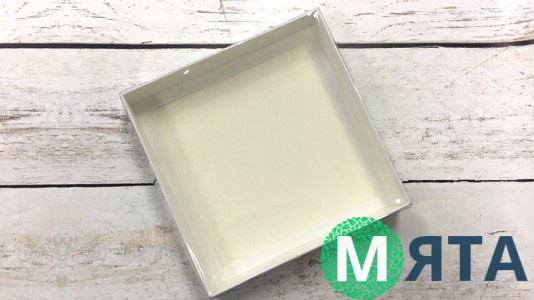 Коробка 15х15х3 см, з прозорою кришкою