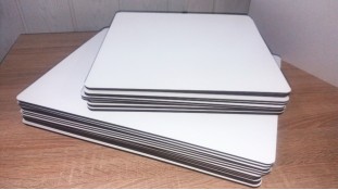 Підставки прямокутні, ДВП з білим покриттям.