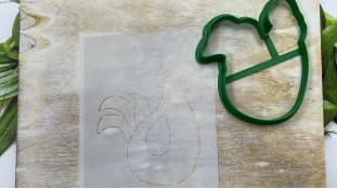 Вирубка + трафарет Курочка №1