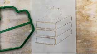 Вирубка + трафарет Книга з яблуком