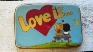 Пряник большой Love is Пряник большой Love is